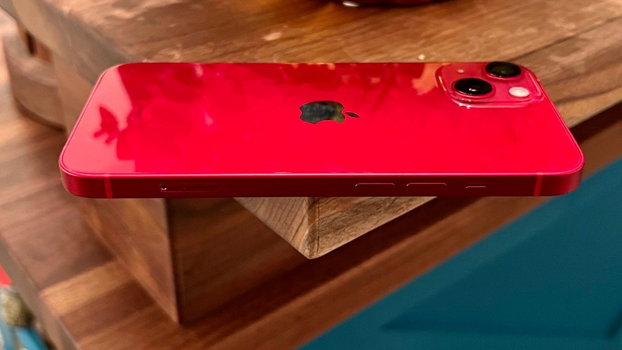 iPhone 13 màu đỏ