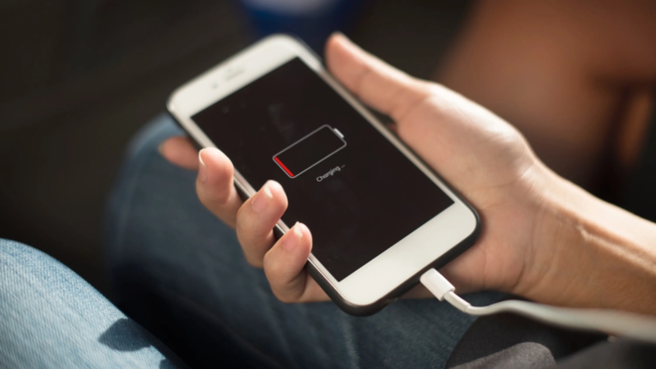 iPhone sạc không vào pin phải làm sao? iPhone sạc không vào pin phải làm sao?